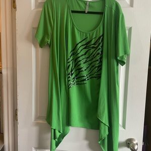 Green One—Piece Shirt Sst w/ Black Animal Print